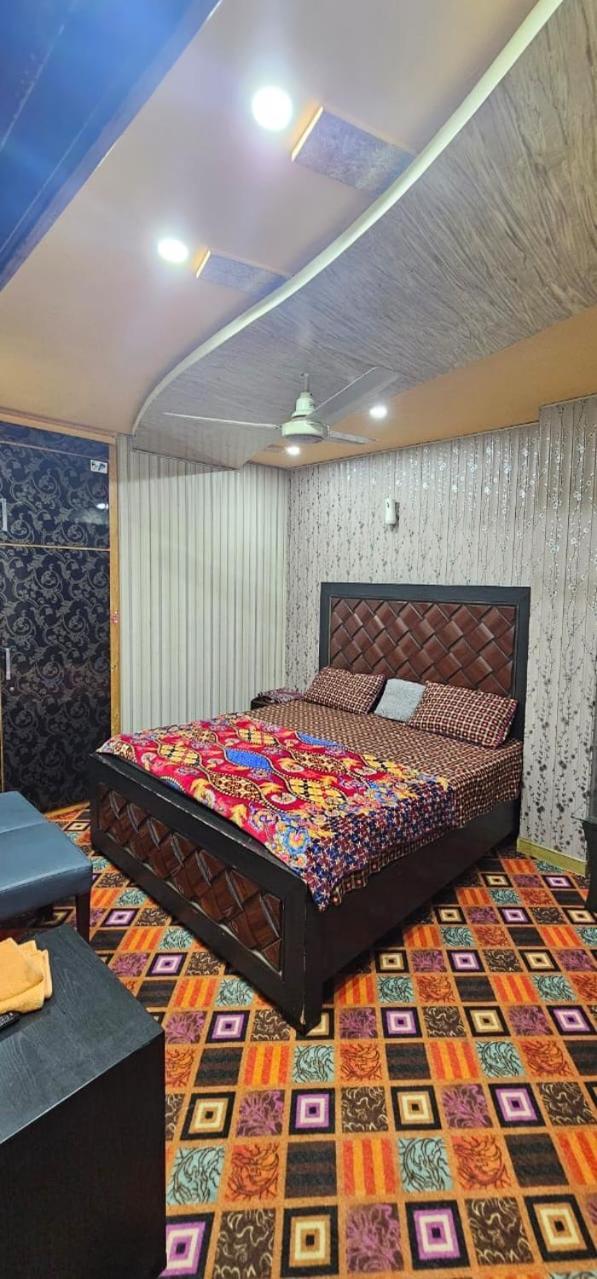 Town Guest House Toba Tek Singh ภายนอก รูปภาพ